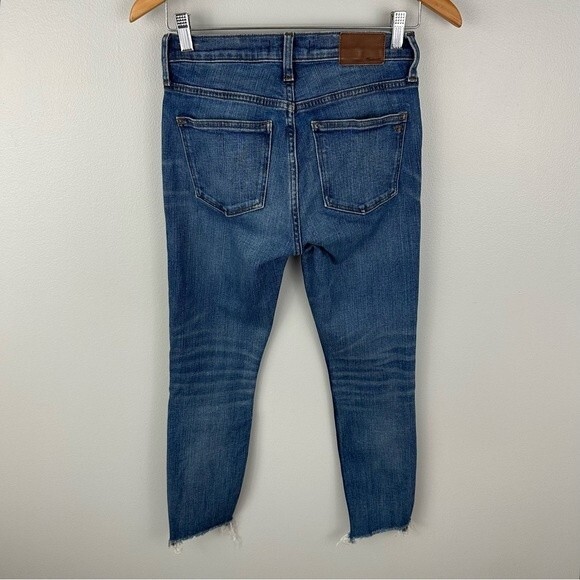 Madewell 9" High-Rise Destructed-Hem Skinny Crop Jean Size 26 - Picture 6 of 16